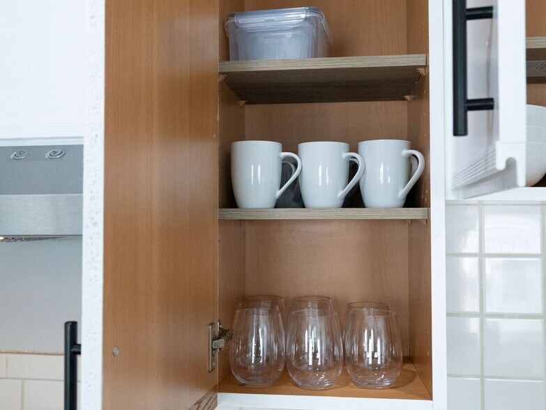 Building Photo - 168 School St