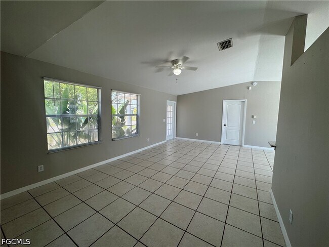 Building Photo - 1700 NE 12th St