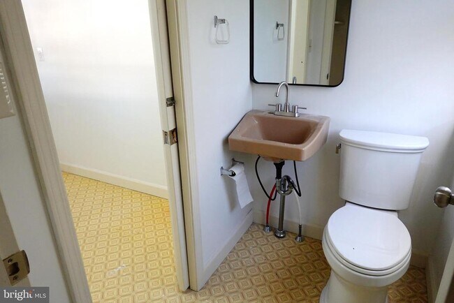 Building Photo - 25 Homestead Dr