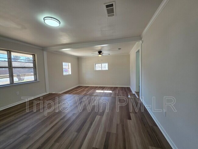 Building Photo - 1413 Nannette St