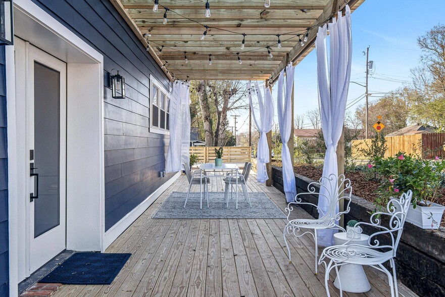 Building Photo - 426 Hart Ave