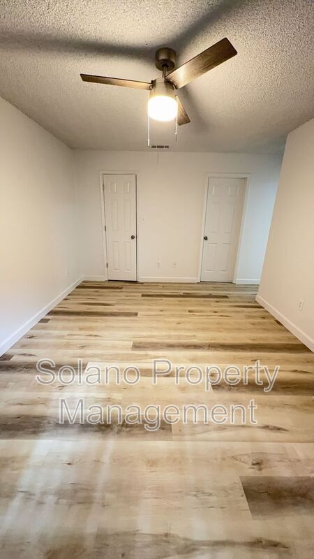 Building Photo - 1625 Park Ln