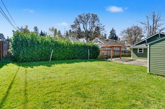 Building Photo - 2350 Cottage St SE