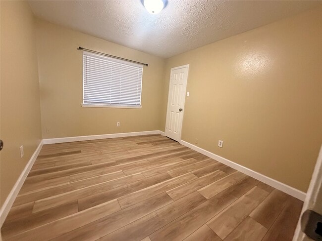 Building Photo - 17010 Sunview Ct