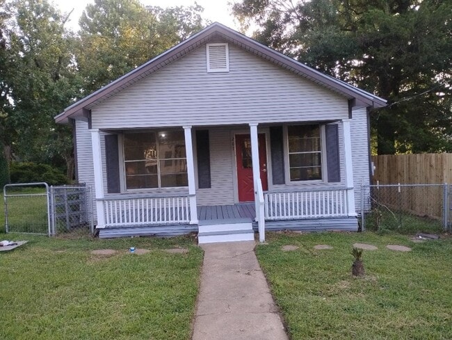 Building Photo - 207 N Elizabeth Ave