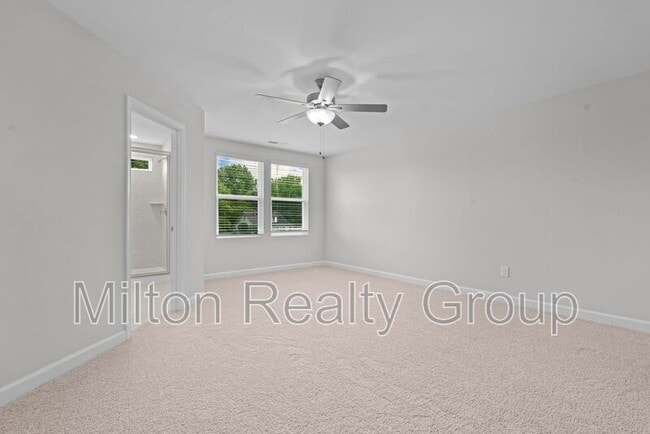 Building Photo - 71 Village Edge Dr