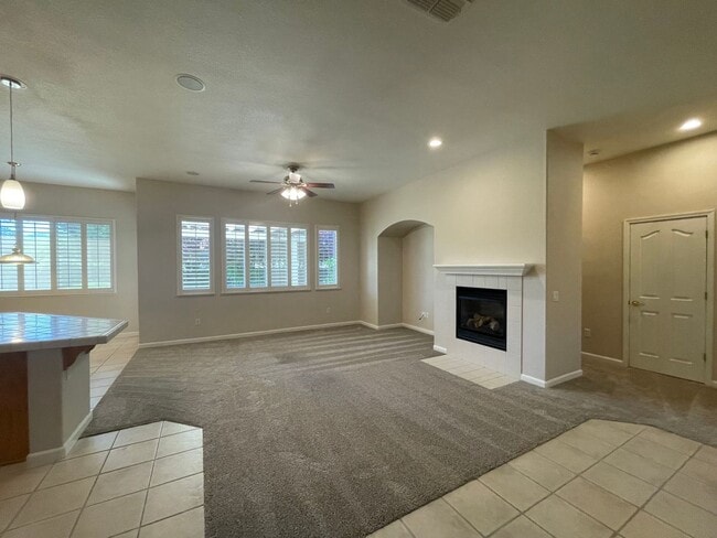 Building Photo - Senior Community for those 55+ Large 2 bedroom, 2 bath with bonus room!  All modern amenities!