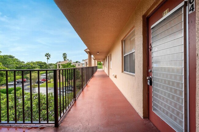 Building Photo - 260 NW 76th Ave