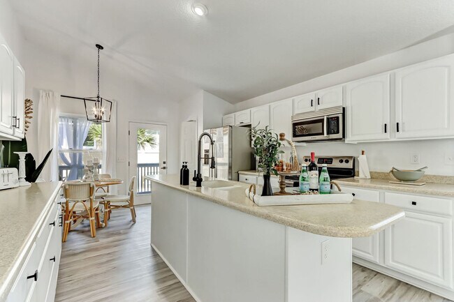 Building Photo - 156 Meadow Ave