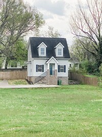 Building Photo - Beautifully renovated 3BR/2BA in Maryville