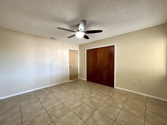 Building Photo - AVAILABLE NOW!!! !! UNFURNISHED 3 Bedroom 2 Bath Pool Home in Desert Hot Springs!