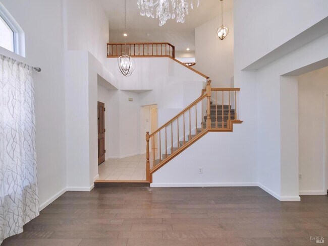 Building Photo - 3500 Crownridge Dr