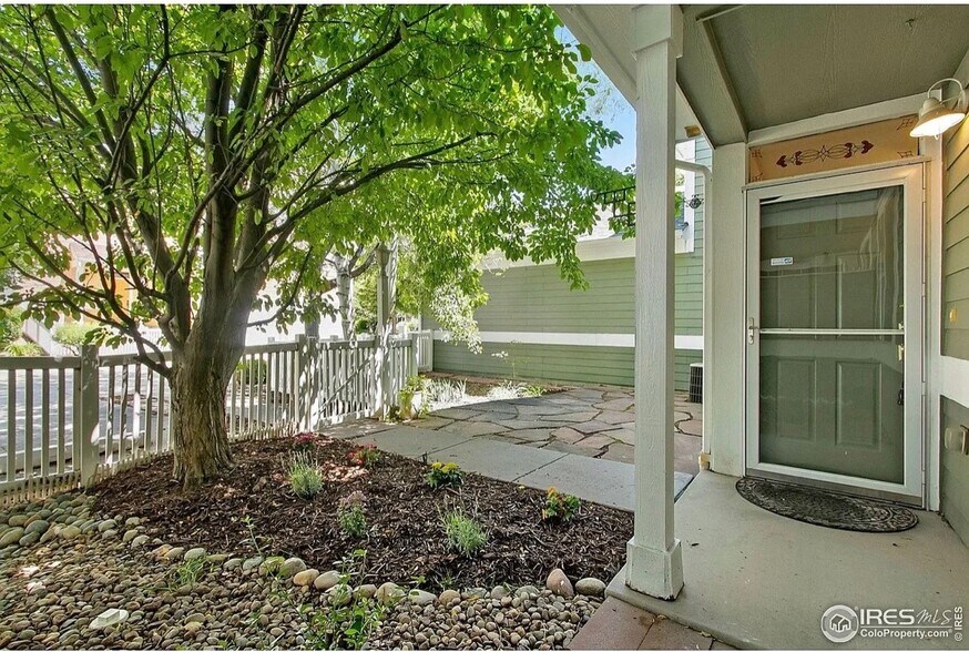 Building Photo - 2051 Grays Peak Dr