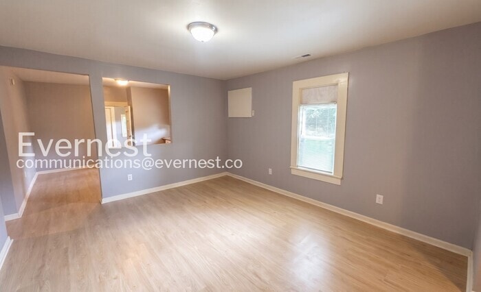 Building Photo - 630 77th St S