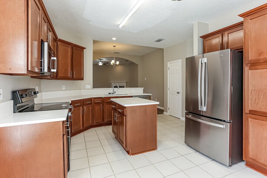 Building Photo - 5060 Cape Elizabeth Ct W