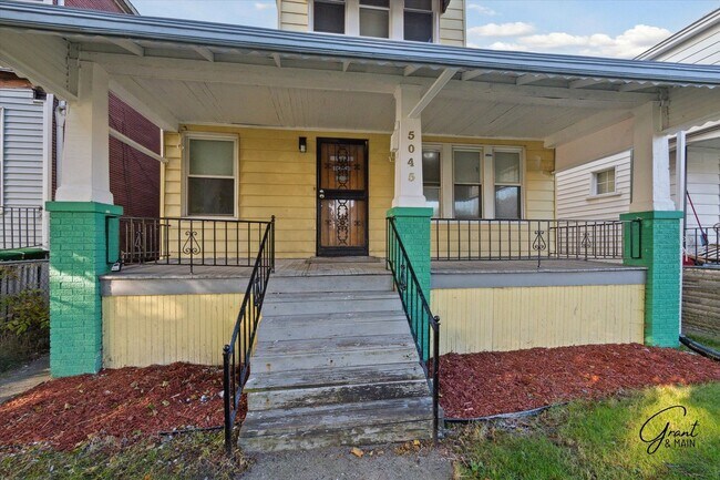 Building Photo - $1200/month bungalow