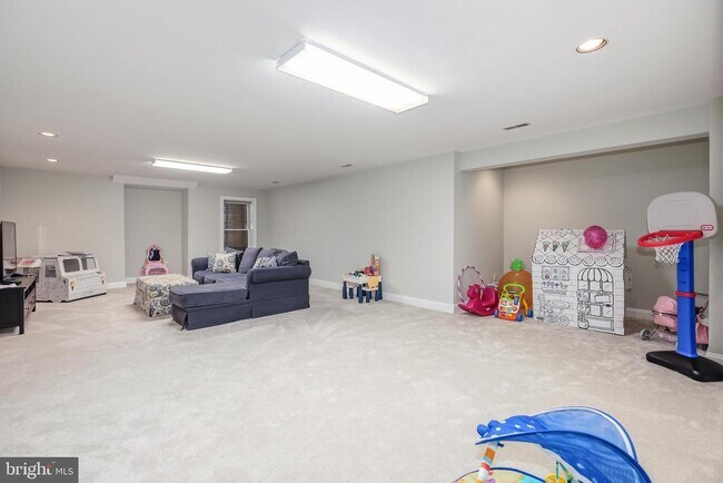 Building Photo - 9304 Wildoak Dr