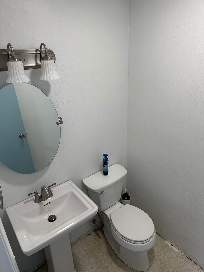 Building Photo - 108 S 22nd St