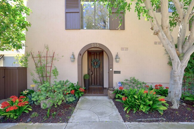 Building Photo - Monterey