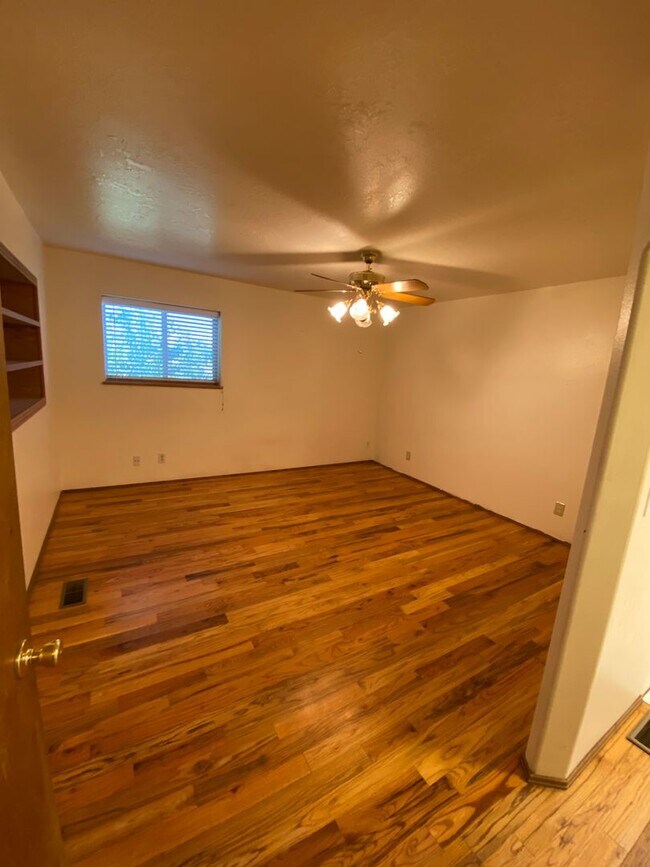 Building Photo - 1235 S 1950 W