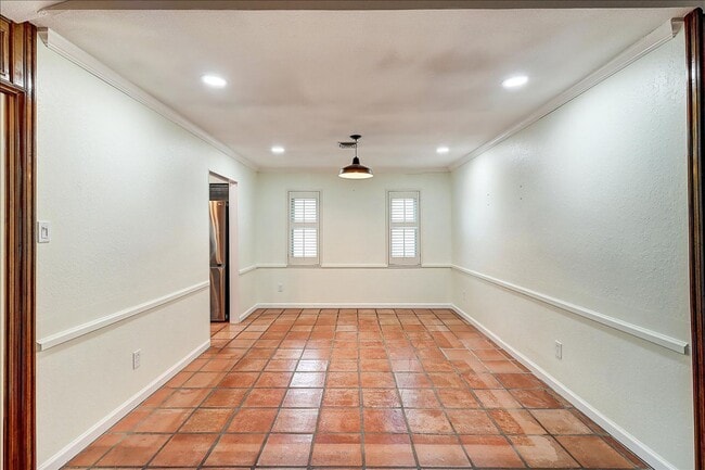 Building Photo - 5530 Tahoe Cir