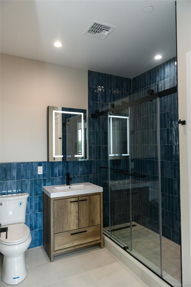 Building Photo - 135 E Park Ave