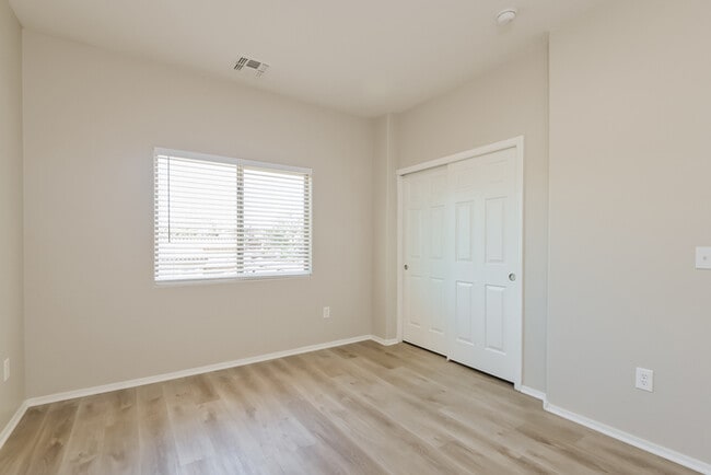 Building Photo - Inviting 4-Bedroom Home with Community Amenities