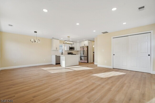 Building Photo - 11 Washington Ave