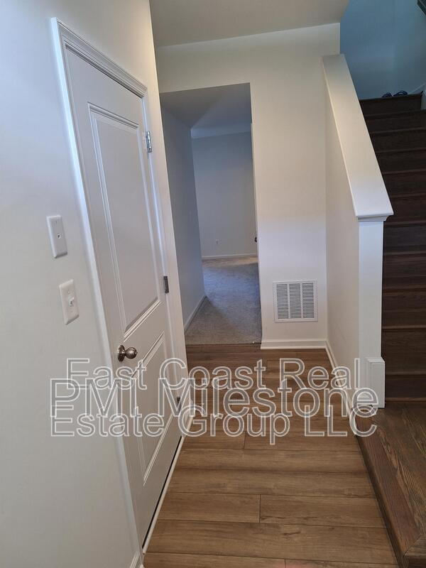 Building Photo - 408 Slick Terrace