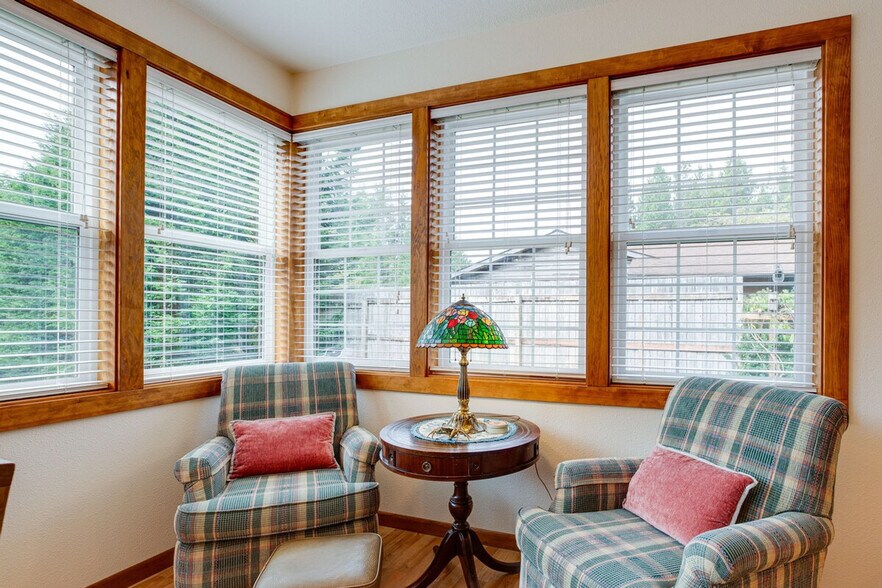 Building Photo - 33431 Douglas Dr