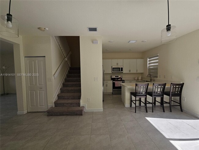 Building Photo - 3310 W 114th Terrace