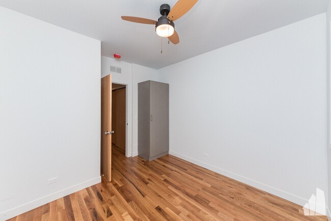 Building Photo - 806 S Claremont Ave