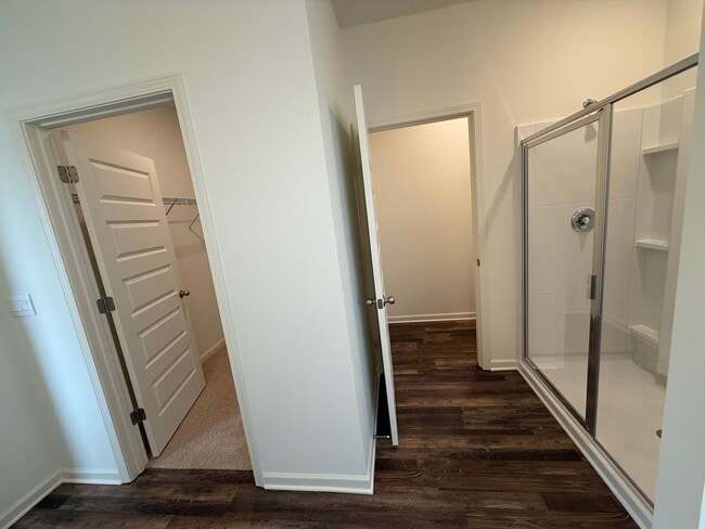 Building Photo - Springville Schools One Level 4 Bedroom / 3 Bathroom/ 3 Car Garage