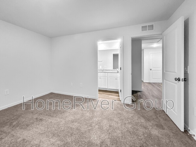 Building Photo - 4166 NW 40th Ave