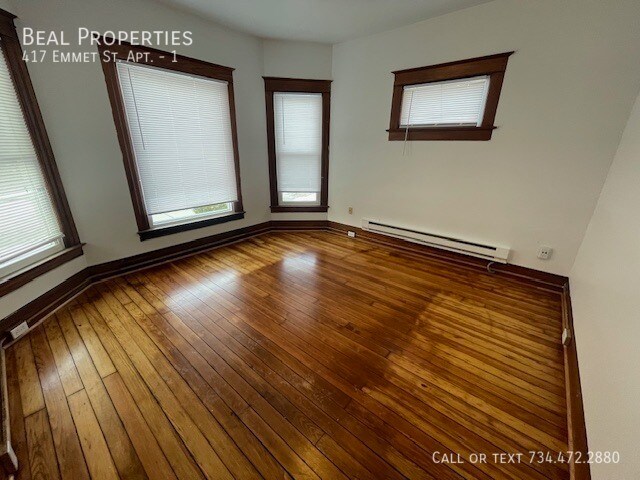 Building Photo - 417 Emmet St