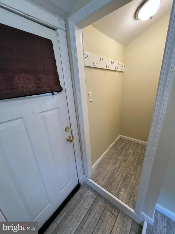 Building Photo - 42 Holland Ave