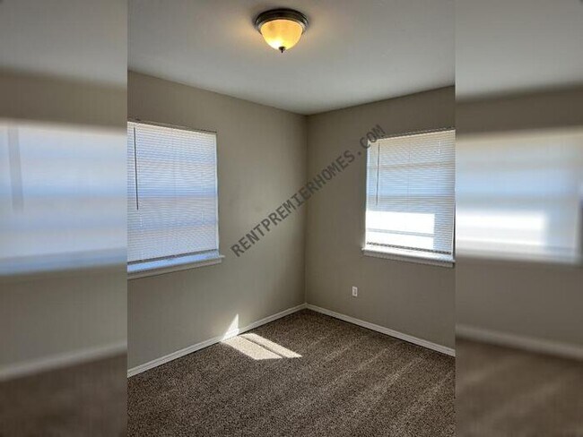 Building Photo - 301 NW 81st St