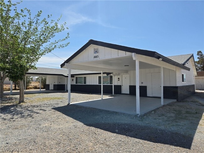 Building Photo - 1083 E Calvada Blvd