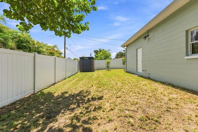 Building Photo - 1840 54th Ave N