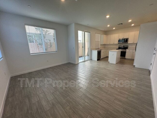 Building Photo - 867 Lk Pk Cir