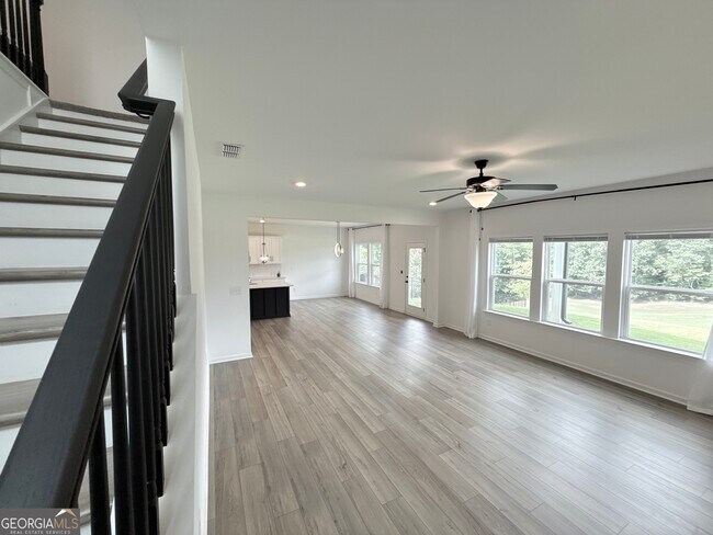 Building Photo - 207 Foxhill Dr