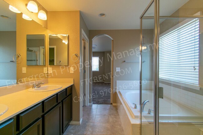 Building Photo - Absolutely Gorgeous 4-Bed Single Family Home in Copper Ridge!