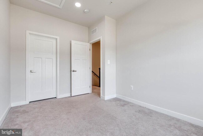 Building Photo - 149 Lyons Crk Dr