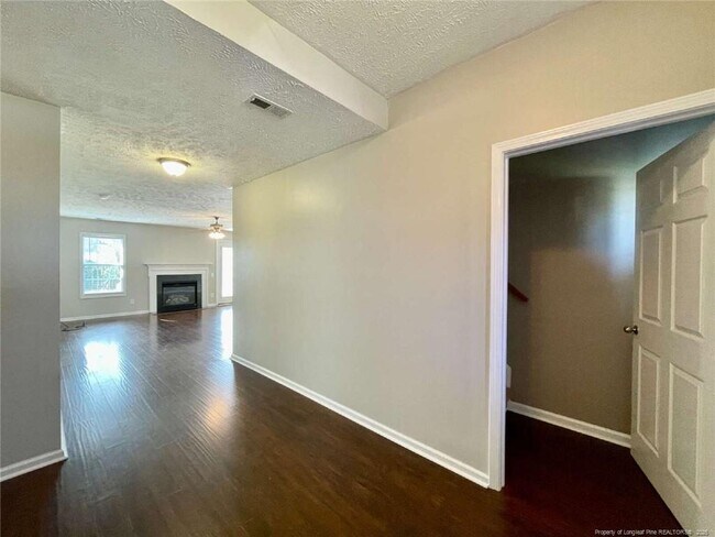Building Photo - 193 Lochwood Dr