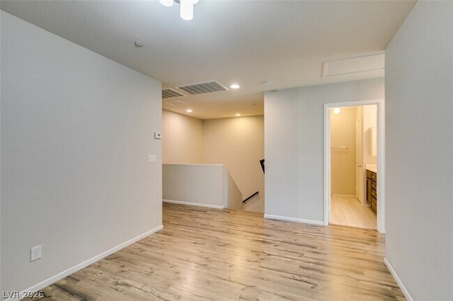 Building Photo - 3009 Camino Sereno Ave