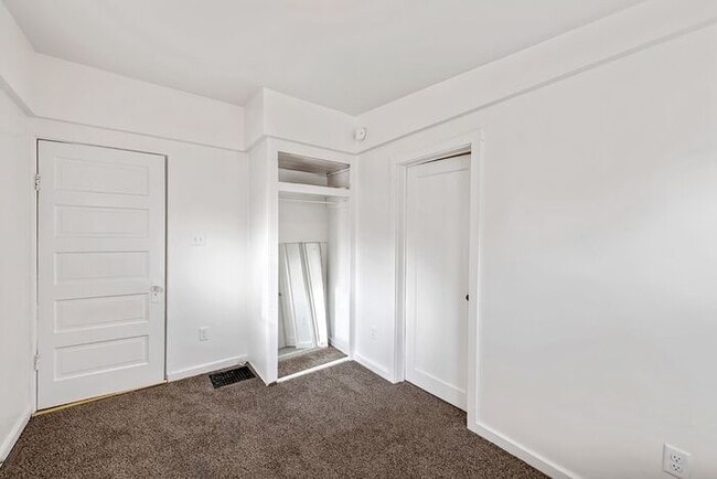 Building Photo - Charming Downtown 1-Bedroom in Historic Victorian Building