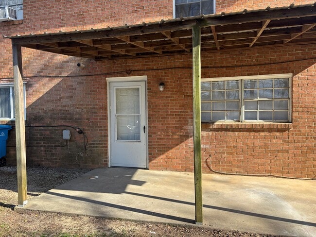 Building Photo - Idlewild Property