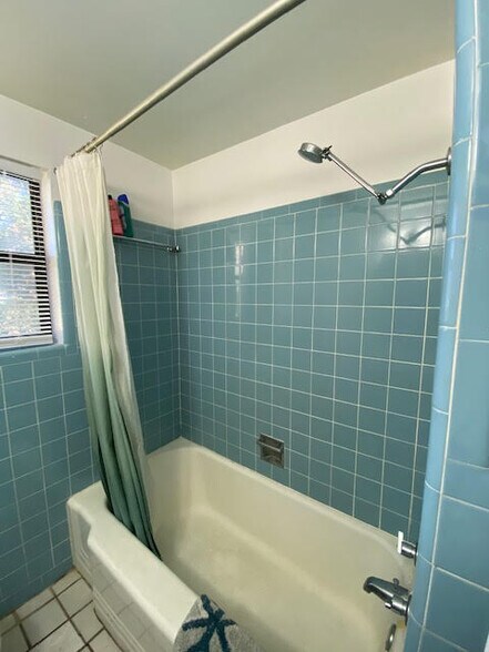 Building Photo - 3812 SW 15th St