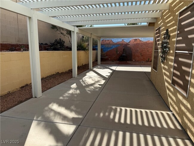 Building Photo - 204 Odyssey St