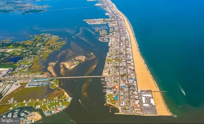 Building Photo - 105 Jamestown Rd